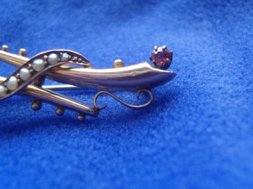 fig 1. LOVELY VICTORIAN 9CT GOLD RUBY & PEARL BAR BROOCH