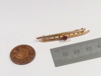 fig 3. Lovely Edwardian 9ct Gold Brooch With Garnet
