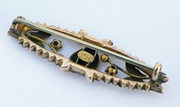 fig 2. Lovely Victorian 9ct Gold Garnets Heart Brooch