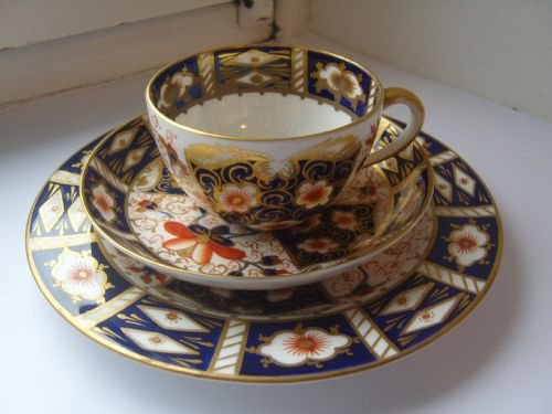 Royal Crown Derby Imari 2451 Pattern Trio Cup Saucer Plate 1902