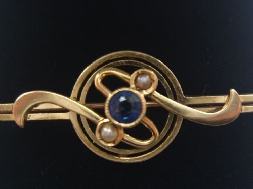 fig 1. Stunning Victorian 15ct Gold Sapphire and Seed Pearl Brooch