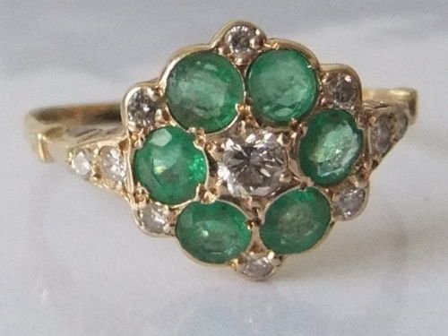 Stunning Victorian 15ct Gold Diamond & Emerald Ring.
