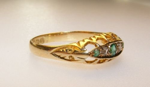 fig 1. EDWARDIAN PRETTY 18ct GOLD EMERALD & DIAMOND 5-STONE RING
