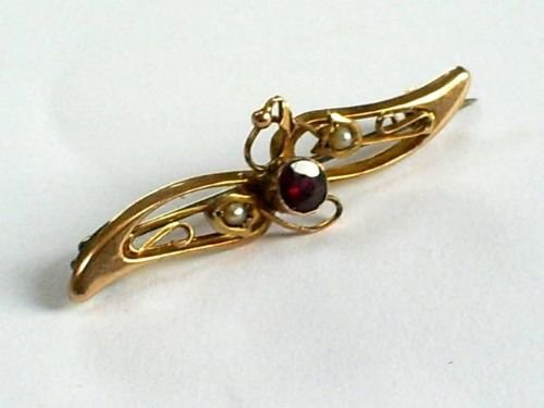 fig 1. FINE ANTIQUE VICTORIAN 9CT GOLD GARNET (0.25CT) & SEED PEARL BROOCH