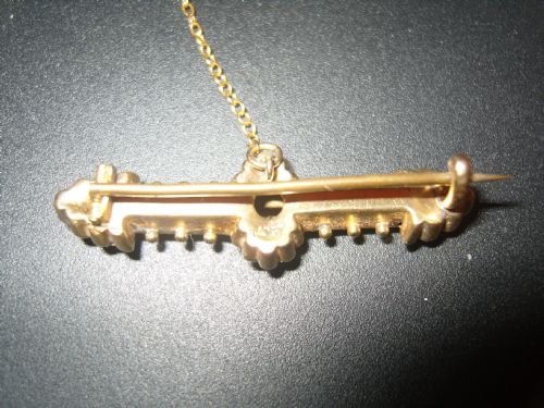 fig 1. Lovely Victorian 15ct Gold Diamond Brooch