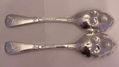 fig 1. SUBSTANTIAL PAIR OF EARLY VICTORIAN SOLID SILVER BERRY SPOONS CHAWNER & CO 1850 188g 