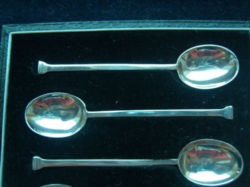 fig 2. Boxed Set Of Vintage Hallmarked Silver Coffee Spoons
