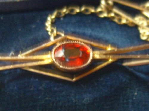 fig 2. Stunning Art Deco Boxed 9ct Gold Garnet Brooch