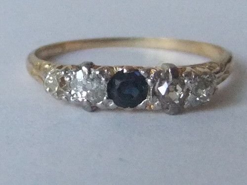 fig 1. Stunning Victorian Sapphire and 1/4ct Diamond 18ct gold ring
