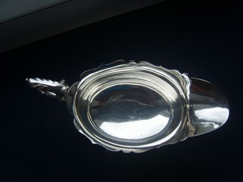 fig 2. LOVELY LARGE ART DECO SILVER SAUCE BOAT BARNARD AND SONS