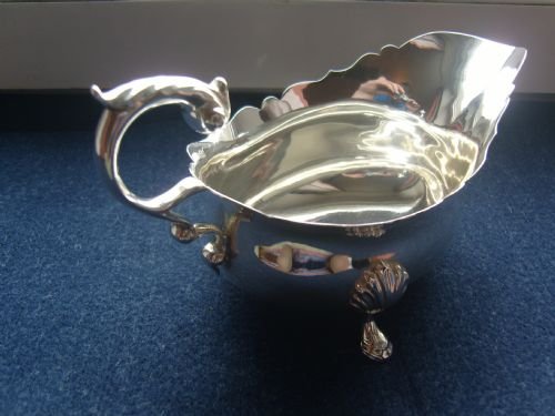 fig 3. LOVELY LARGE ART DECO SILVER SAUCE BOAT BARNARD AND SONS