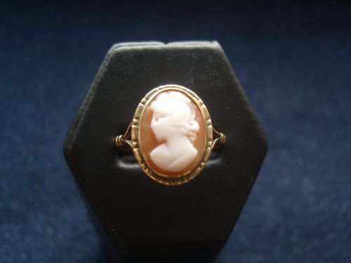 fig 2. Lovely Edwardian 9ct Gold Shell Cameo Ring