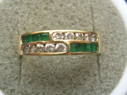 Stunning Art Deco 18ct Gold Diamond and Emerald Ring