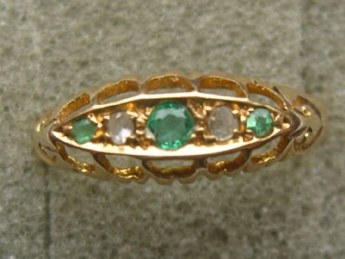 Edwardian Pretty 18ct Gold Emerald & Diamond 5-Stone Ring
