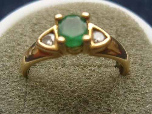 Lovely 18ct Gold Vtg Emerald Trilogy Brilliant Cut Natural Diamond Ring Deco
