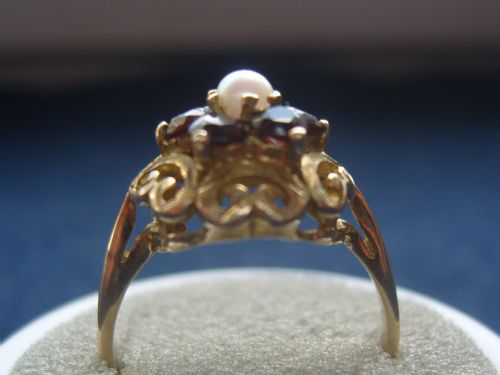 fig 1. Superb Vintage Garnet Cluster & Pearl Gold Ring
