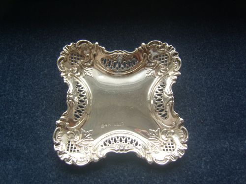 Lovely Hallmarked Edwardian Silver Pin Dish