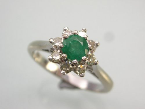 Superb Art Deco Design Emerald and Diamond 18ct White Gold Ring