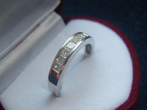 Stunning Art Deco 14ct White Gold Half Eternity Diamond Ring