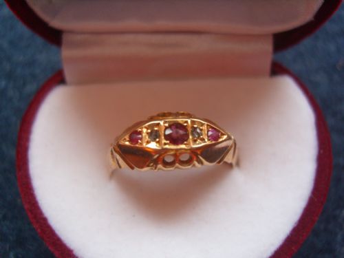 Lovely Victorian 18ct Gold Hallmarked Ruby and Diamond Ring