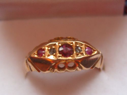 fig 2. Lovely Victorian 18ct Gold Hallmarked Ruby and Diamond Ring