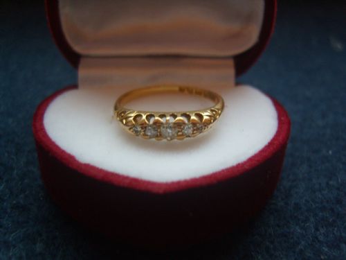fig 3. Stunning Art Deco 18ct Gold 5 Stone Diamond Ring