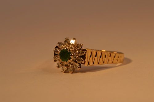 fig 1. Stunning 18ct Gold Emerald & Diamond Cluster Ring