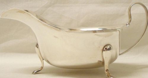 fig 2. 1937 VINTAGE ART DECO SOLID SILVER SAUCE BOAT BY VINER'S LTD - 109g/3.50ozs