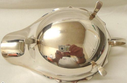 fig 3. 1937 VINTAGE ART DECO SOLID SILVER SAUCE BOAT BY VINER'S LTD - 109g/3.50ozs