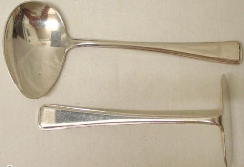 fig 2. 1939 VINTAGE SOLID SILVER CHRISTENING SPOON AND PUSHER SET CASED