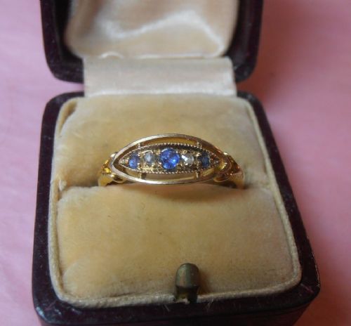 fig 3. PRETTY VICTORIAN 18CT GOLD DIAMOND & CORNFLOWER SAPPHIRE RING HM 1864