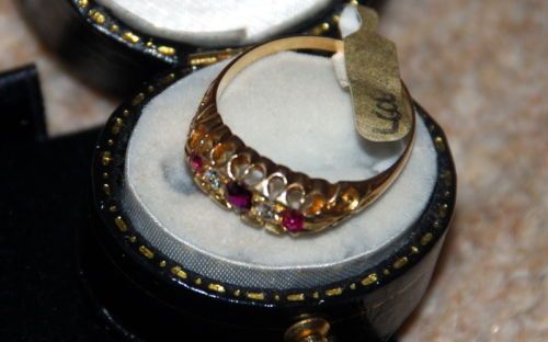 fig 1. ANTIQUE 18ct GOLD 5 STONE RUBY & DIAMOND RING, SIZE O, 3.1g