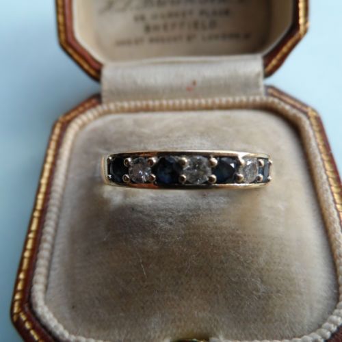 Stunning 18ct Gold Sapphire & Diamond Eternity Ring 3.7g