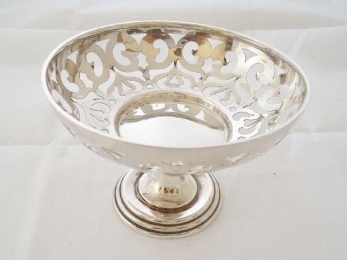 Stunning Antique Fully Hallmarked Sterling Silver Pierced Dish 53.6 Grams 1908