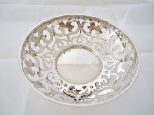 fig 1. Stunning Antique Fully hallmarked Sterling silver pierced dish 53.6 grams 1908