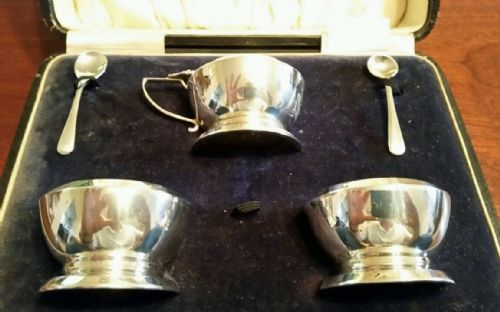 Superb Antique Boxed Silver Cruet Set 1911/12