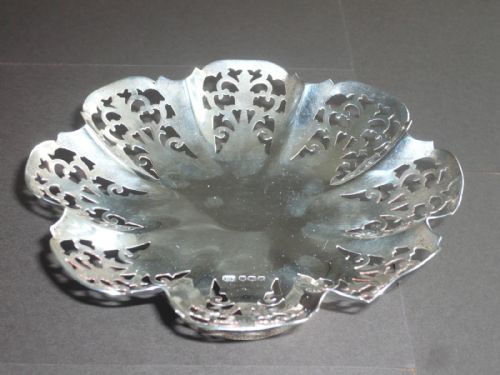 fig 2. Stunning Large Silver Pedestal Base Sweet or Fruit Dish.