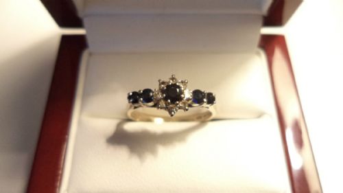 18ct Yellow Gold Diamond and Dark Sapphire Ring 2.6grams