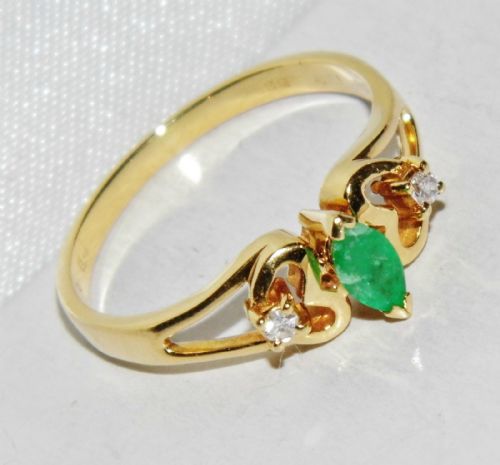 fig 1. STUNNING ART DECO 18 CT YELLOW GOLD EMERALD & DIAMOND THREE STONE TRILOGY RING - size P