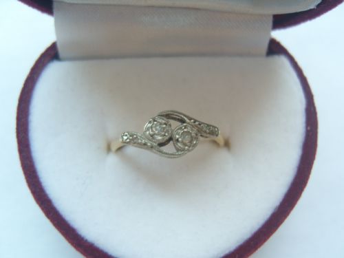 Lovely Edwardian 18ct Gold and Platinum 2 Stone Crossover Ring