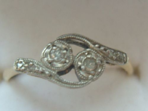 fig 1. Lovely Edwardian 18ct Gold and Platinum 2 stone crossover ring