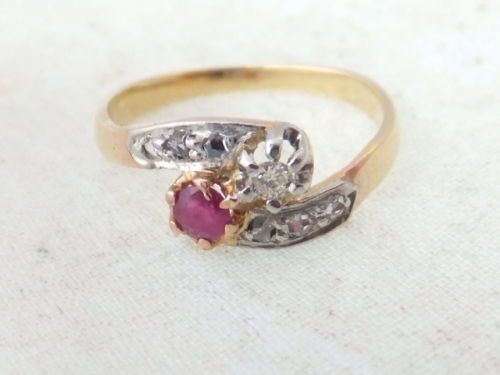 Fine Art Deco Ruby and Diamond 18ct Gold Cluster Ring