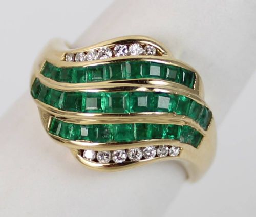 fig 1. Stunning Art Deco Heavy Emerald & Diamond 18ct Gold Ladies Cluster Ring
