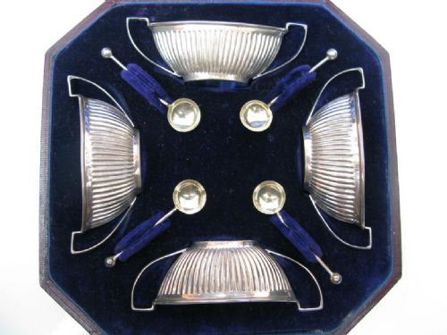 fig 1. Beautiful Cased Set of 4 Edwardian Silver Salts and Spoons B/ham 1901