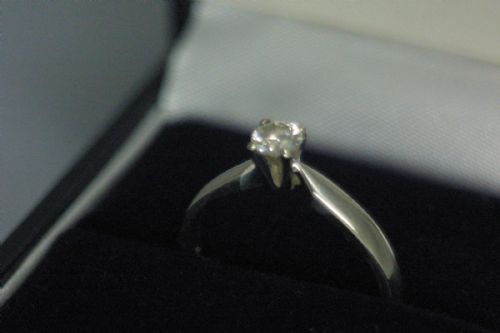 fig 2. Stunning Art Deco 18ct white gold diamond solitaire ring 1/4ct