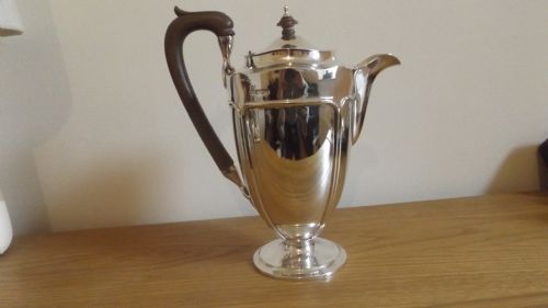 Superb Edwardian Silver Coffee Pot Mappin and Webb