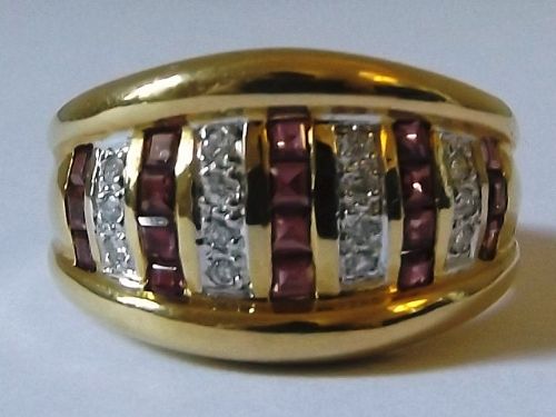 Heavy 18ct Gold Ruby & Diamond Ring C1940s