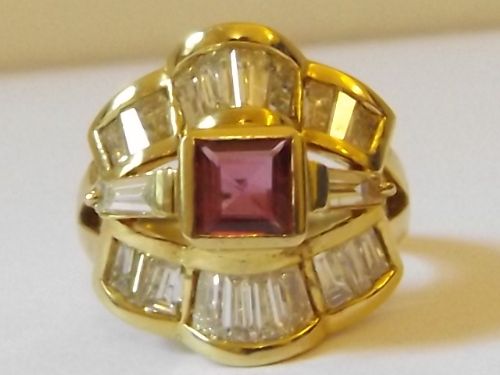 Stunning Heavy 18ct Gold 1.3ct Diamond & Ruby Ring