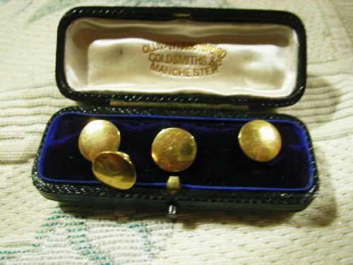 Boxed Set of 4 Victorian 18ct Gold Shirt Studs