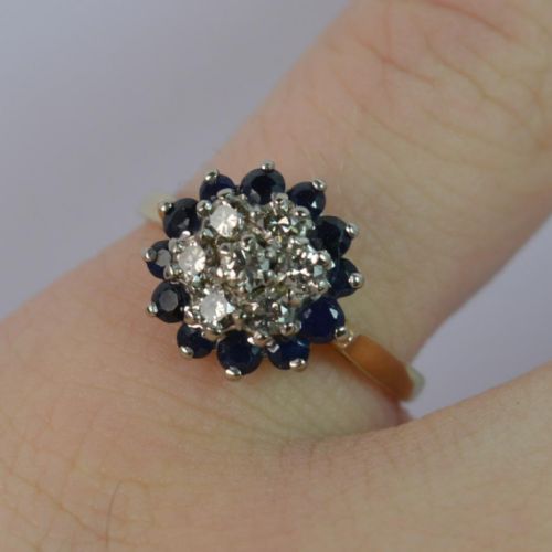 Gorgeous Art Deco18 Carat Gold Diamond and Sapphire Cluster Ring
